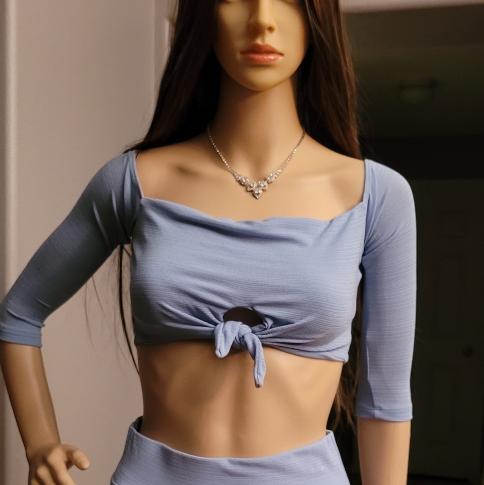 Beautiful Two Piece π - Picture 4 of 8